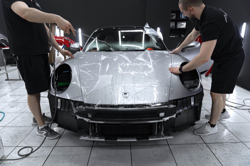 Разравнивание пленки Porsche 911
